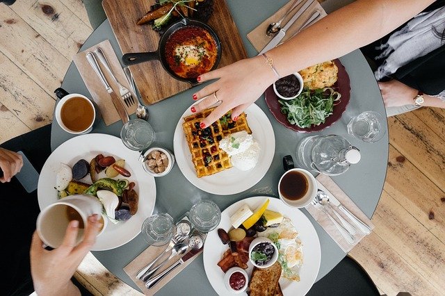Restaurants : les nouvelles directives pour accueillir les clients durant les vacances d’été 2021